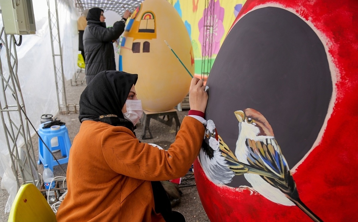هنرمندان اردبیل در چهارمین جشنواره تخم‌مرغ‌های شهری تبریز  |  انجمن هنرهای تجسمی استان اردبیل ـ جامعه تخصصی هنرهای تجسمی