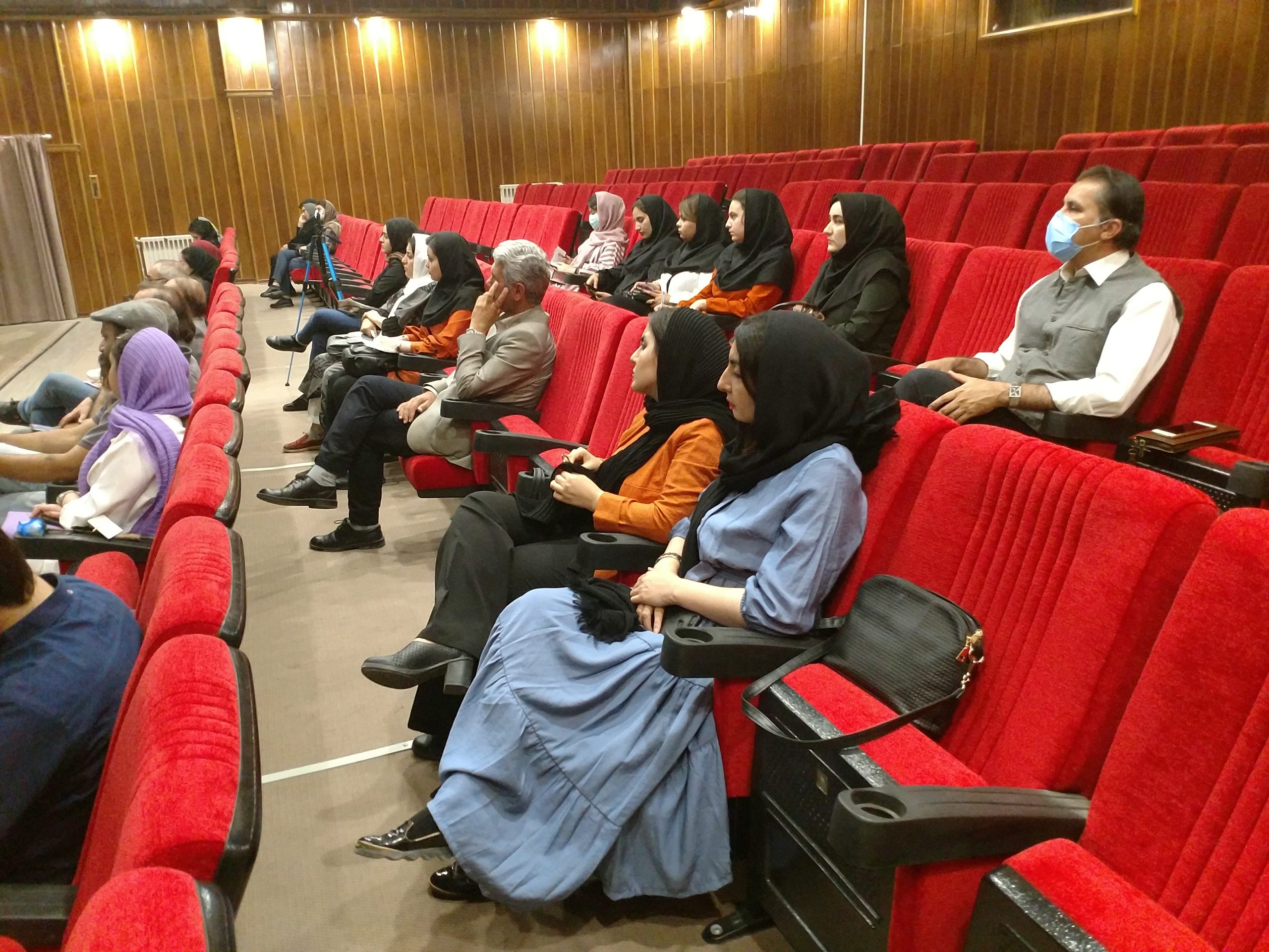 گزارش تصویری « نشست تخصصی مبانی نقد هنری» | انجمن هنرهای تجسمی استان اردبیل ـ جامعه تخصصی هنرهای تجسمی